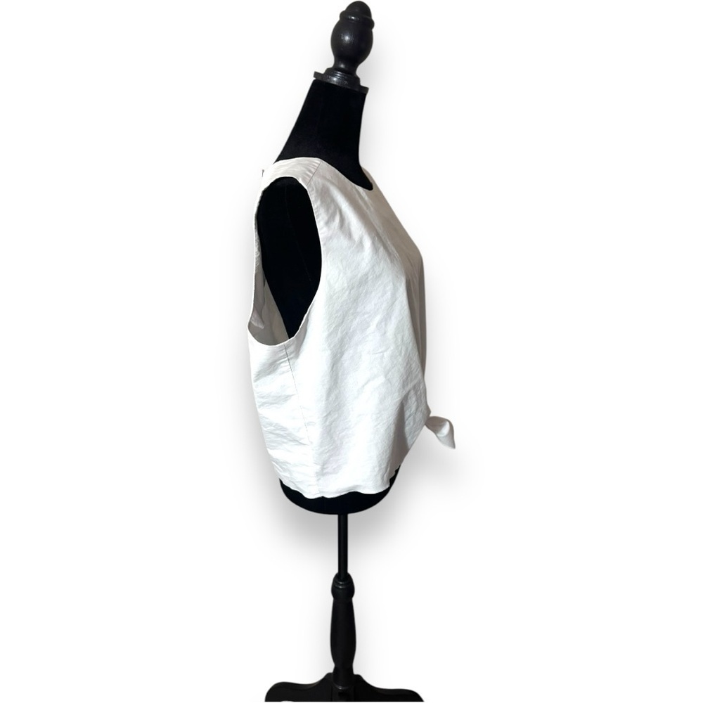 Cupio XL White Sleeveless Keyhole Back Tie Front Lightweight Blouse - Picture 7 of 16